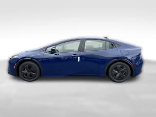 Toyota Prius Plug-In Hybrid SE (Natl)