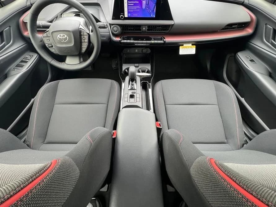 Toyota Prius Plug-In Hybrid SE (Natl) 2027 — side view