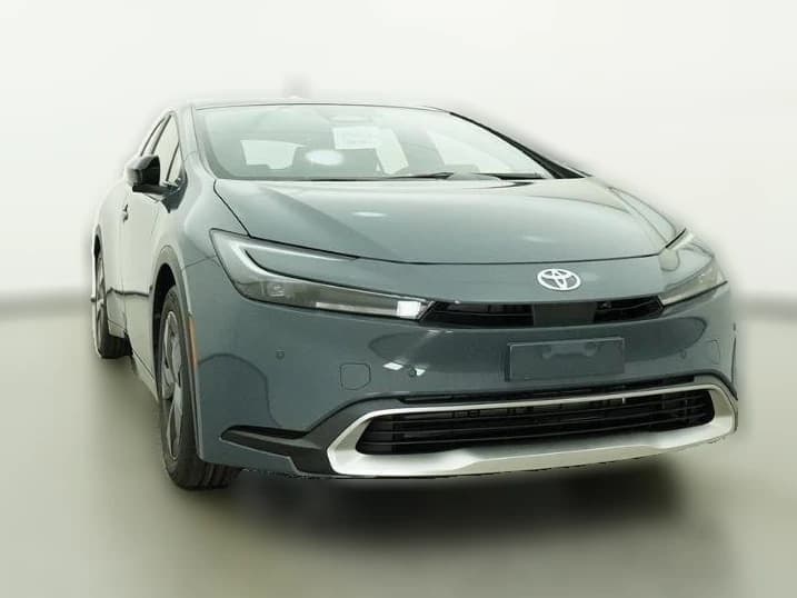 Toyota Prius Plug-In Hybrid SE (Natl) 2026 — side view