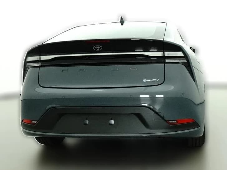 Toyota Prius Plug-In Hybrid SE (Natl) 2026 — side view
