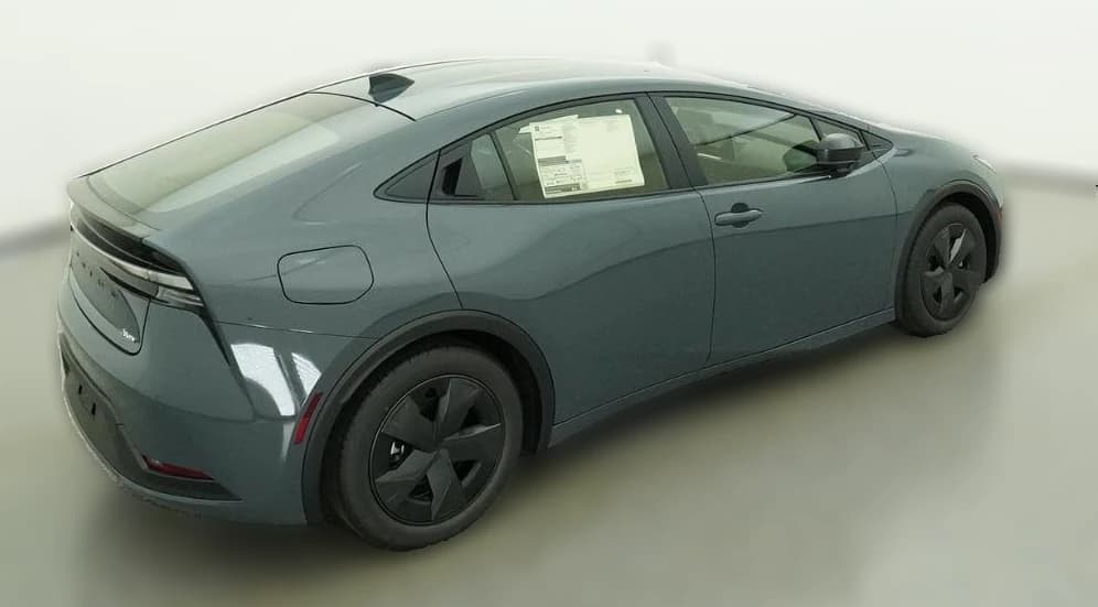 Toyota Prius Plug-In Hybrid SE (Natl) 2026 — side view