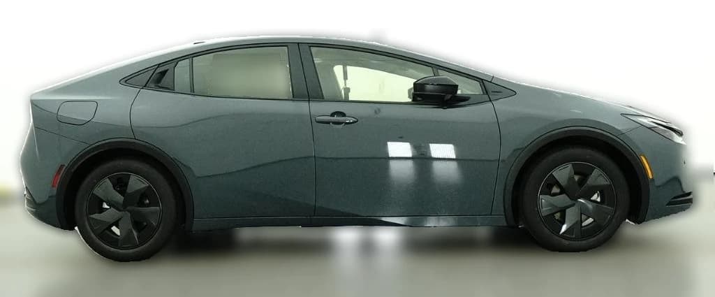 Toyota Prius Plug-In Hybrid SE (Natl) 2026 — side view