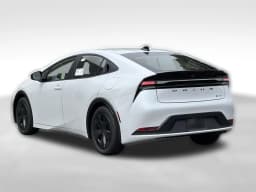 Toyota Prius Plug-In Hybrid SE (Natl) 2027 — side view