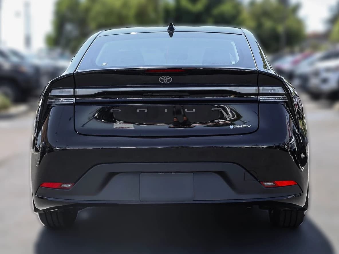 Toyota Prius Plug-In Hybrid SE (Natl) 2027 — side view