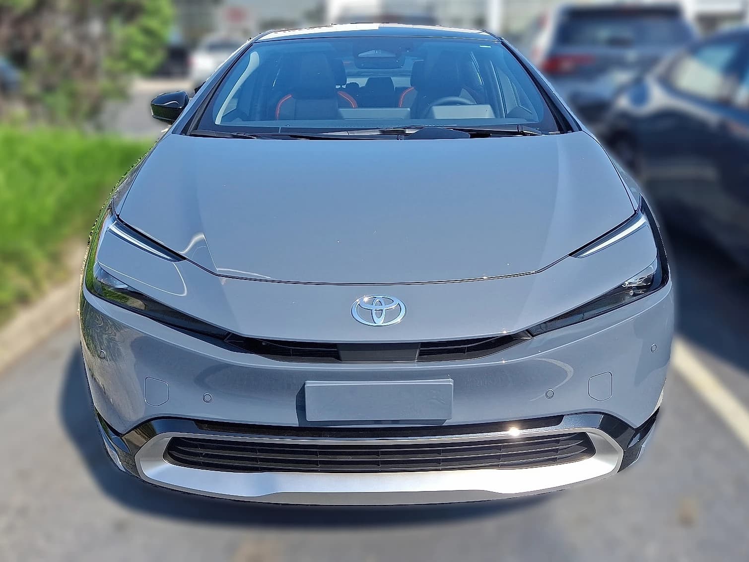 Toyota Prius Plug-In Hybrid XSE (GS) 2025 — side view