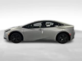 Toyota Prius Plug-In Hybrid SE (Natl)