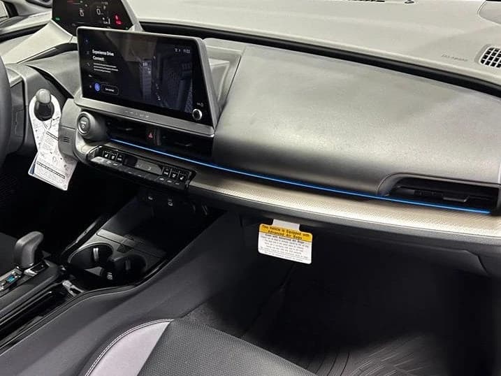 Toyota Prius Limited AWD (Natl) 2027 — side view