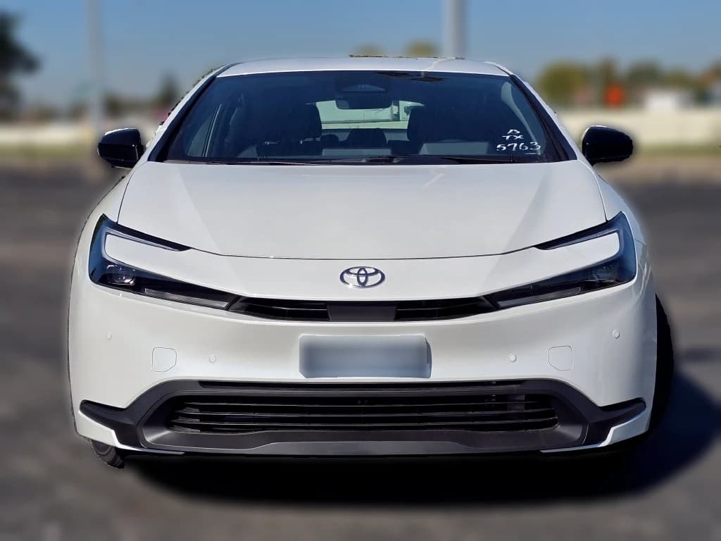 Toyota Prius LE AWD (Natl) 2027 — side view