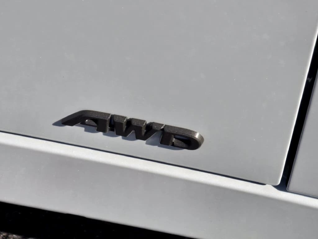 Toyota Prius LE AWD (Natl) 2027 — side view