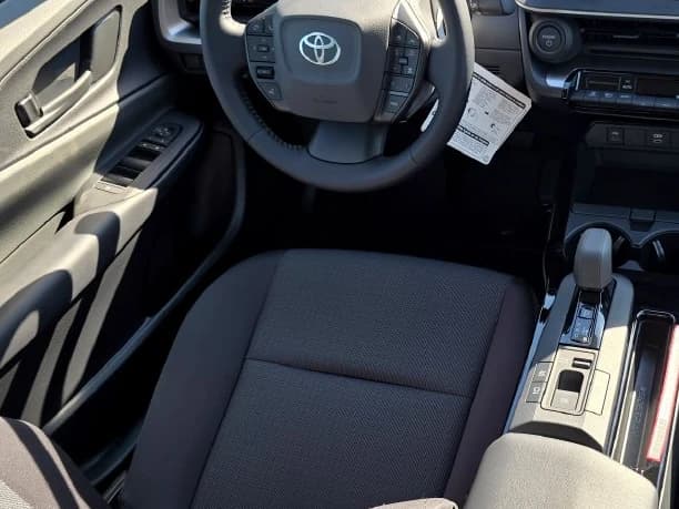 Toyota Prius LE AWD (Natl) 2027 — side view