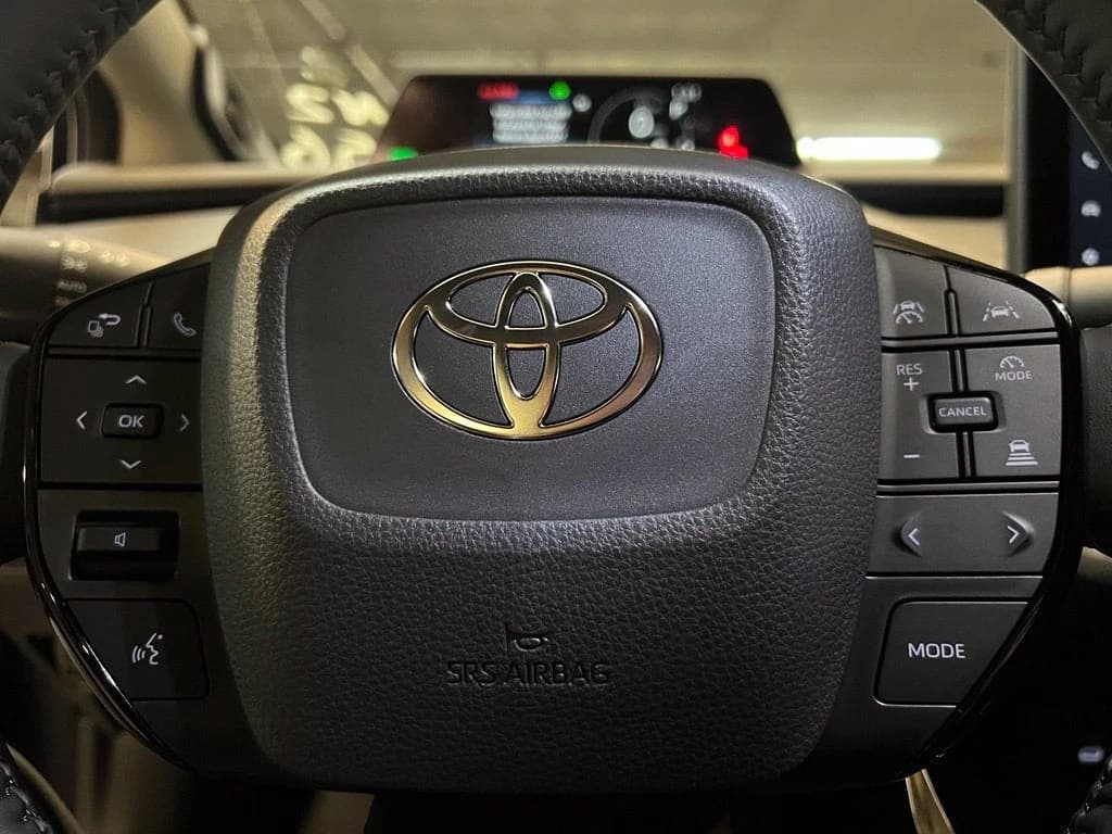 Toyota Prius Limited AWD (Natl) 2027 — side view