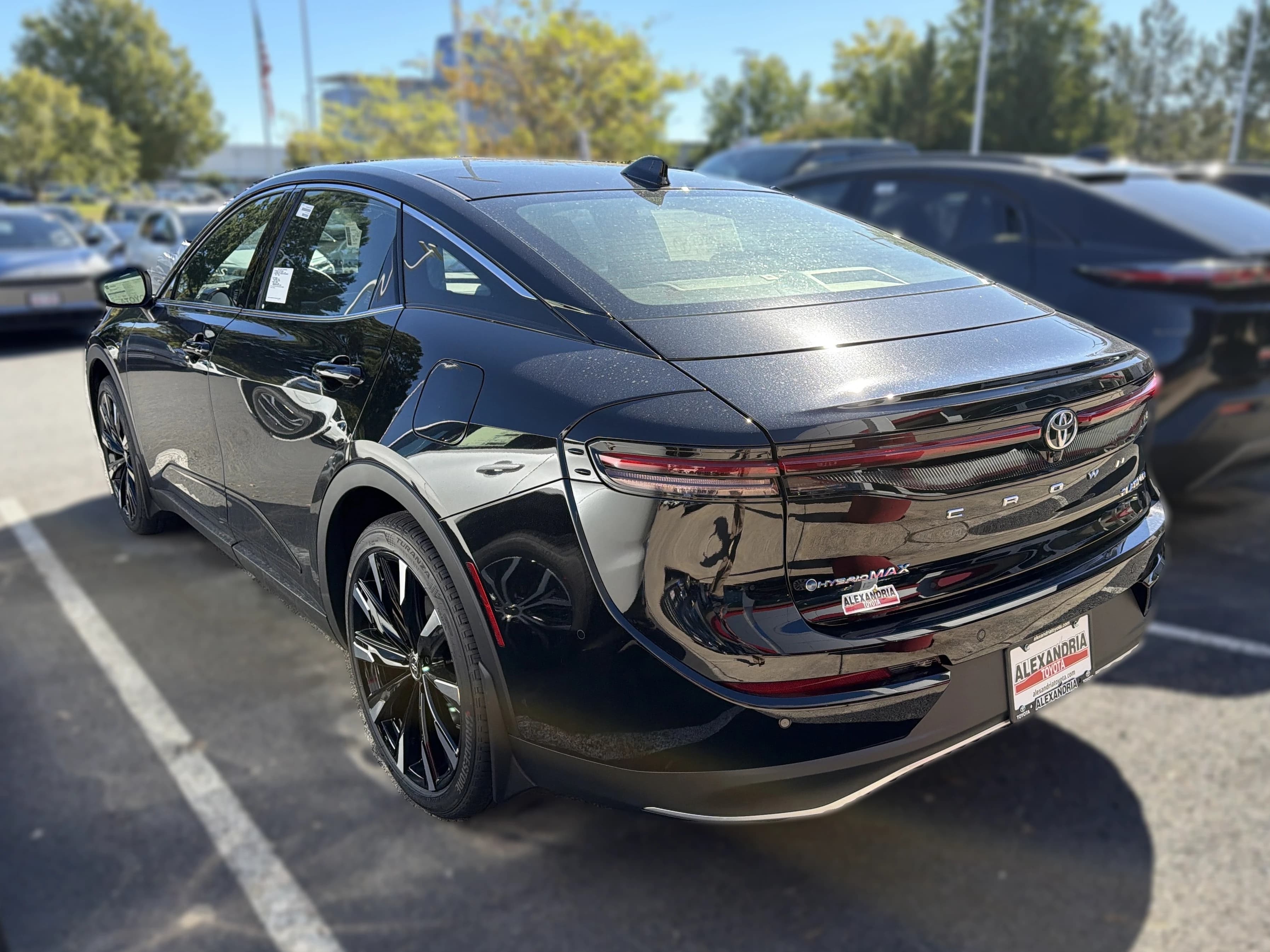 Toyota Crown Platinum AWD (Natl) 2026 — side view