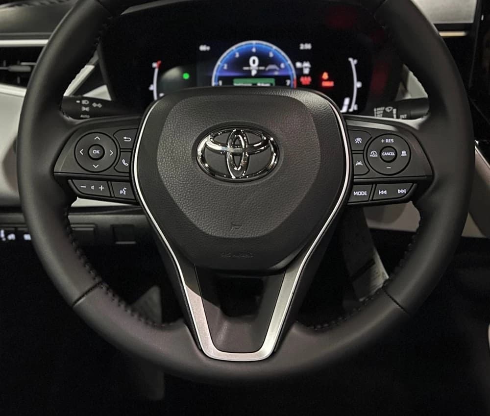 Toyota Corolla SE CVT (Natl) 2026 — side view