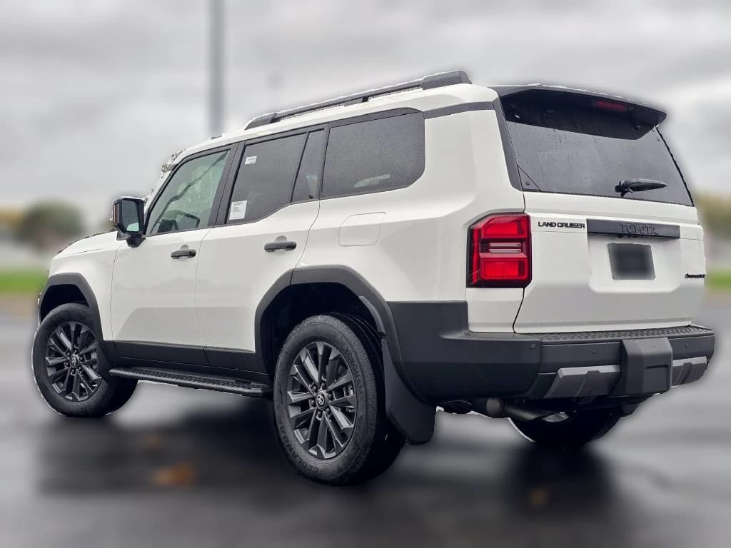 Toyota Land Cruiser Base 4WD (Natl) 2027 — side view