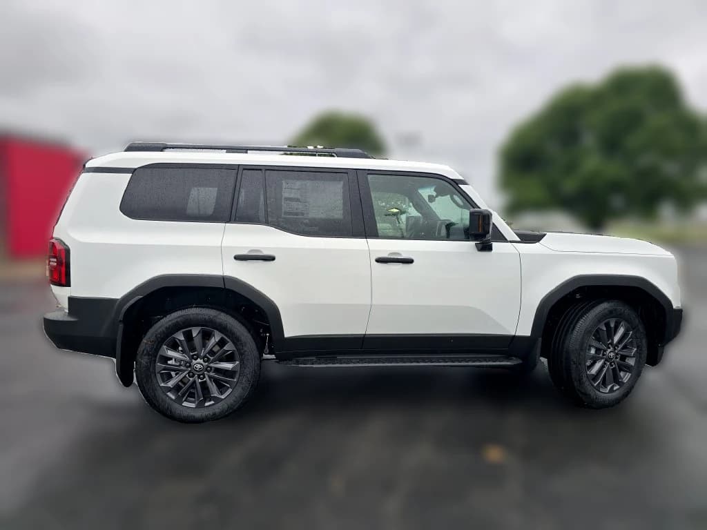 Toyota Land Cruiser Base 4WD (Natl) 2027 — side view