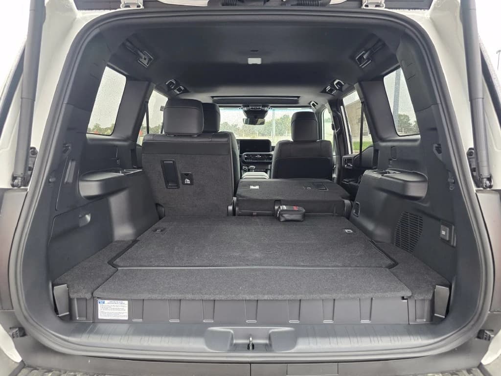 Toyota Land Cruiser Base 4WD (Natl) 2027 — side view