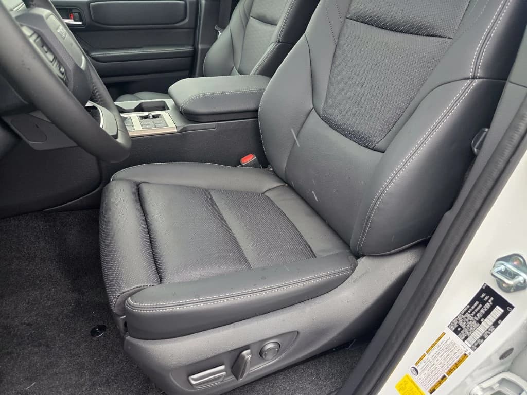 Toyota Land Cruiser Base 4WD (Natl) 2027 — side view
