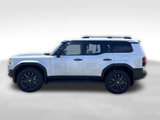 Toyota Land Cruiser Base 4WD (Natl)