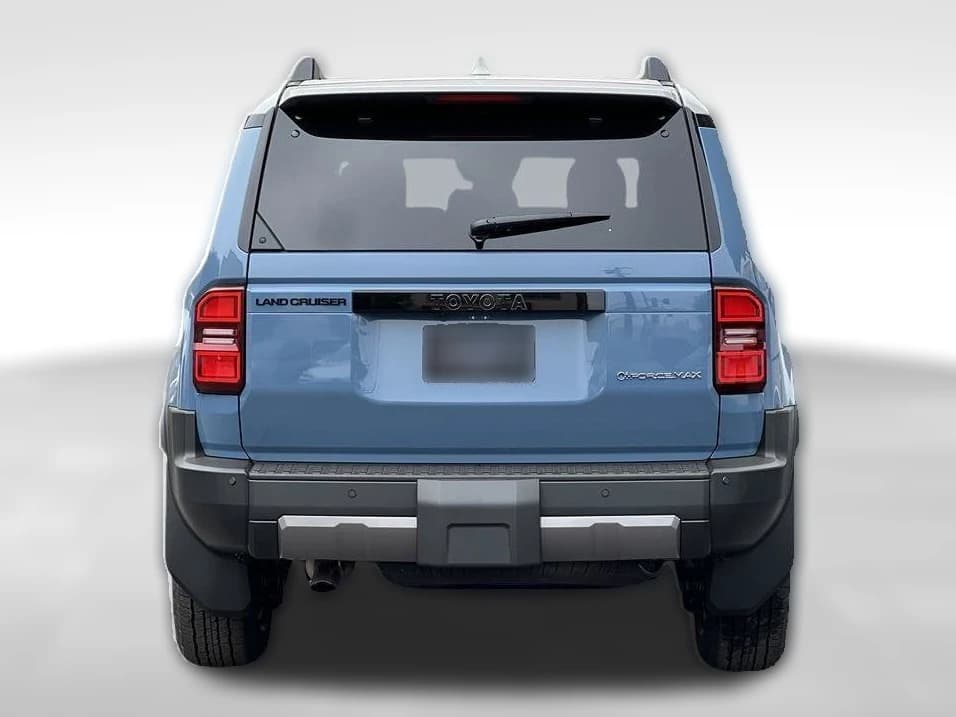 Toyota Land Cruiser Base 4WD (Natl) 2027 — side view
