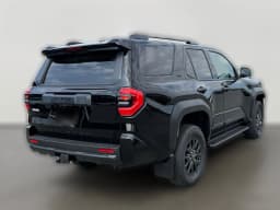Toyota 4Runner SR5 4WD (Natl) 2026 — side view