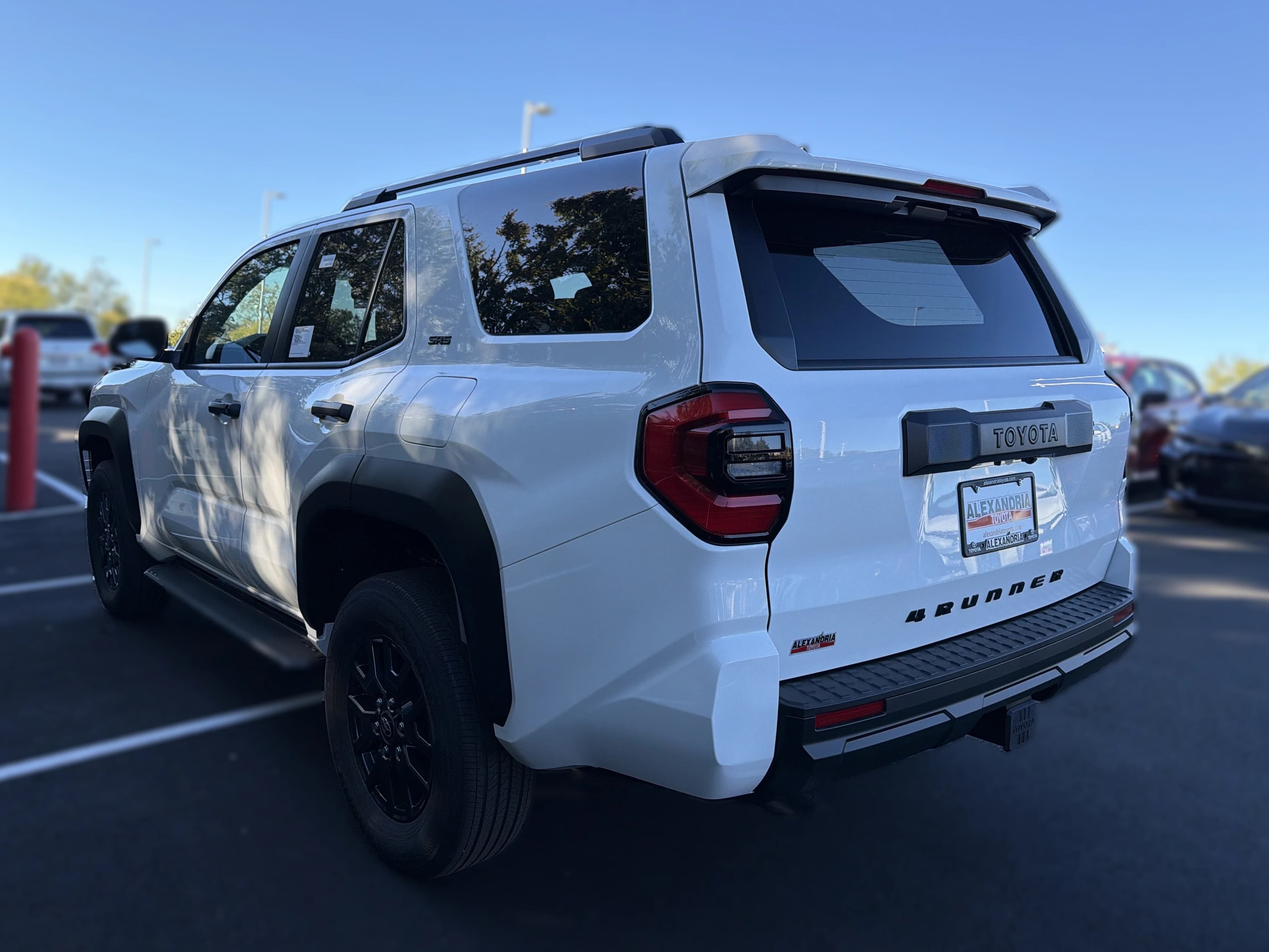 Toyota 4Runner SR5 4WD (Natl) 2026 — side view