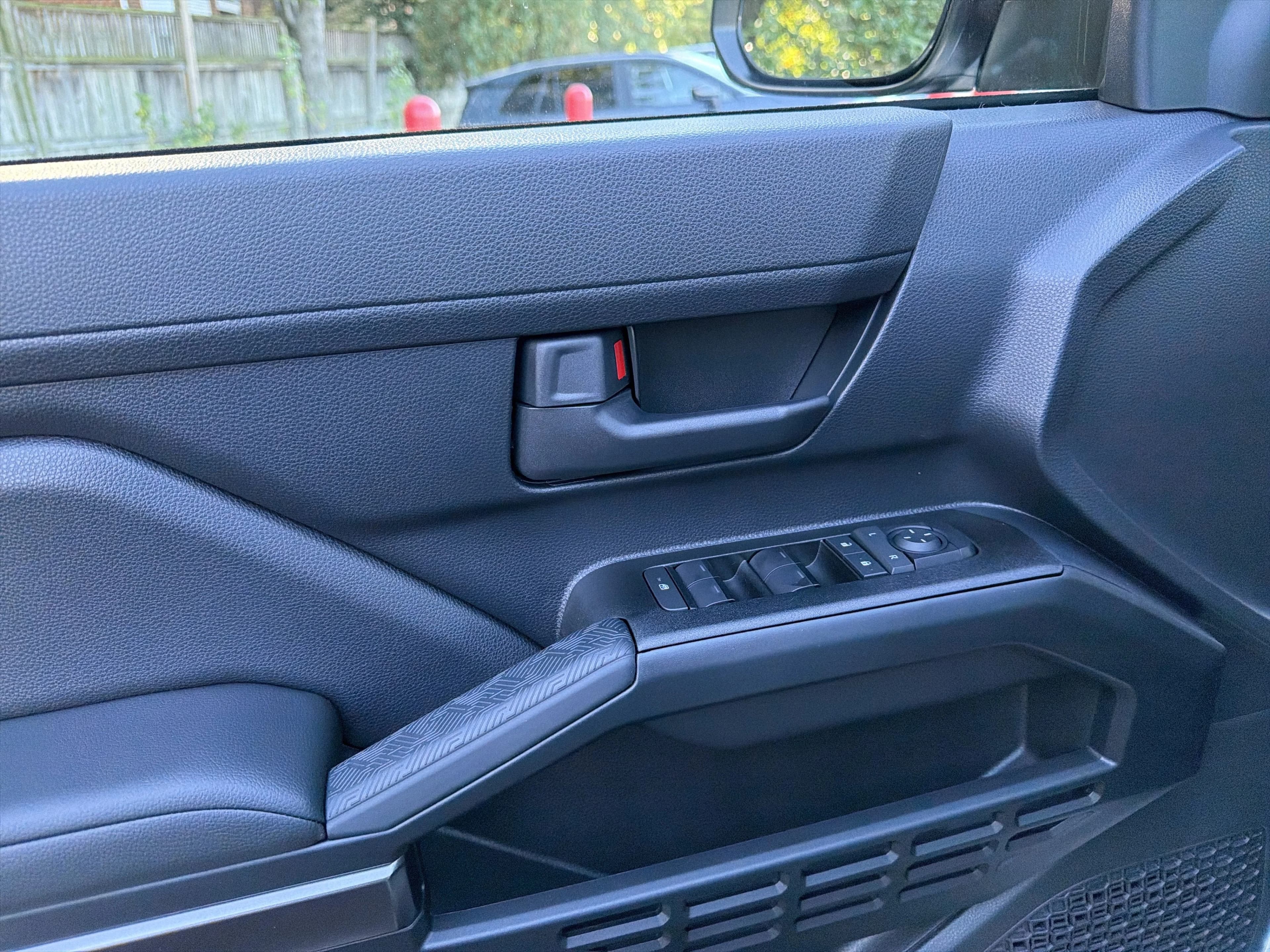 Toyota 4Runner SR5 4WD (Natl) 2026 — side view