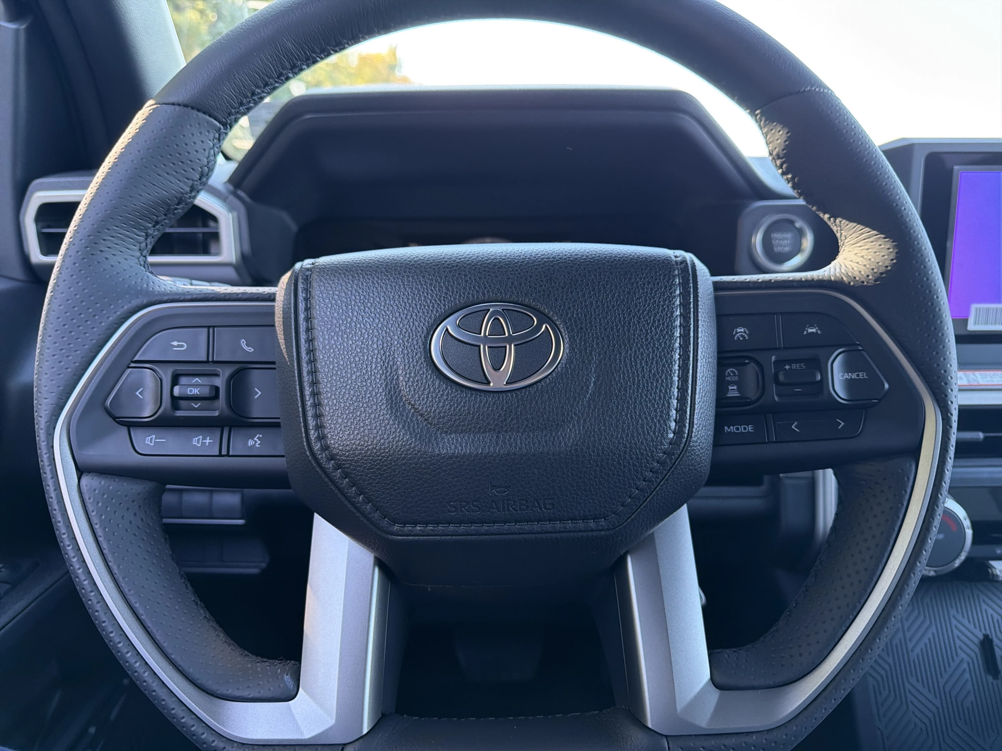 Toyota 4Runner SR5 4WD (Natl) 2026 — side view
