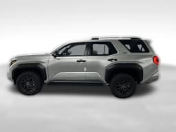 Toyota 4Runner SR5 4WD (Natl) 2026 — side view