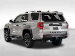 Toyota 4Runner SR5 4WD (Natl) 2026 — side view