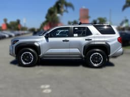 Toyota 4Runner TRD Off Road Premium 4WD (SE) 2026 — side view