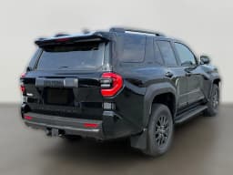 Toyota 4Runner SR5 4WD (Natl) 2026 — side view