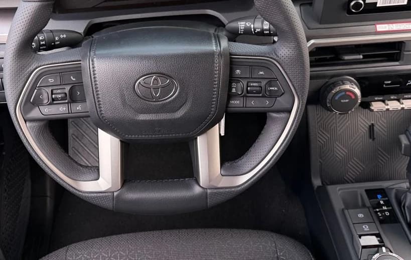 Toyota 4Runner SR5 4WD (Natl) 2026 — side view