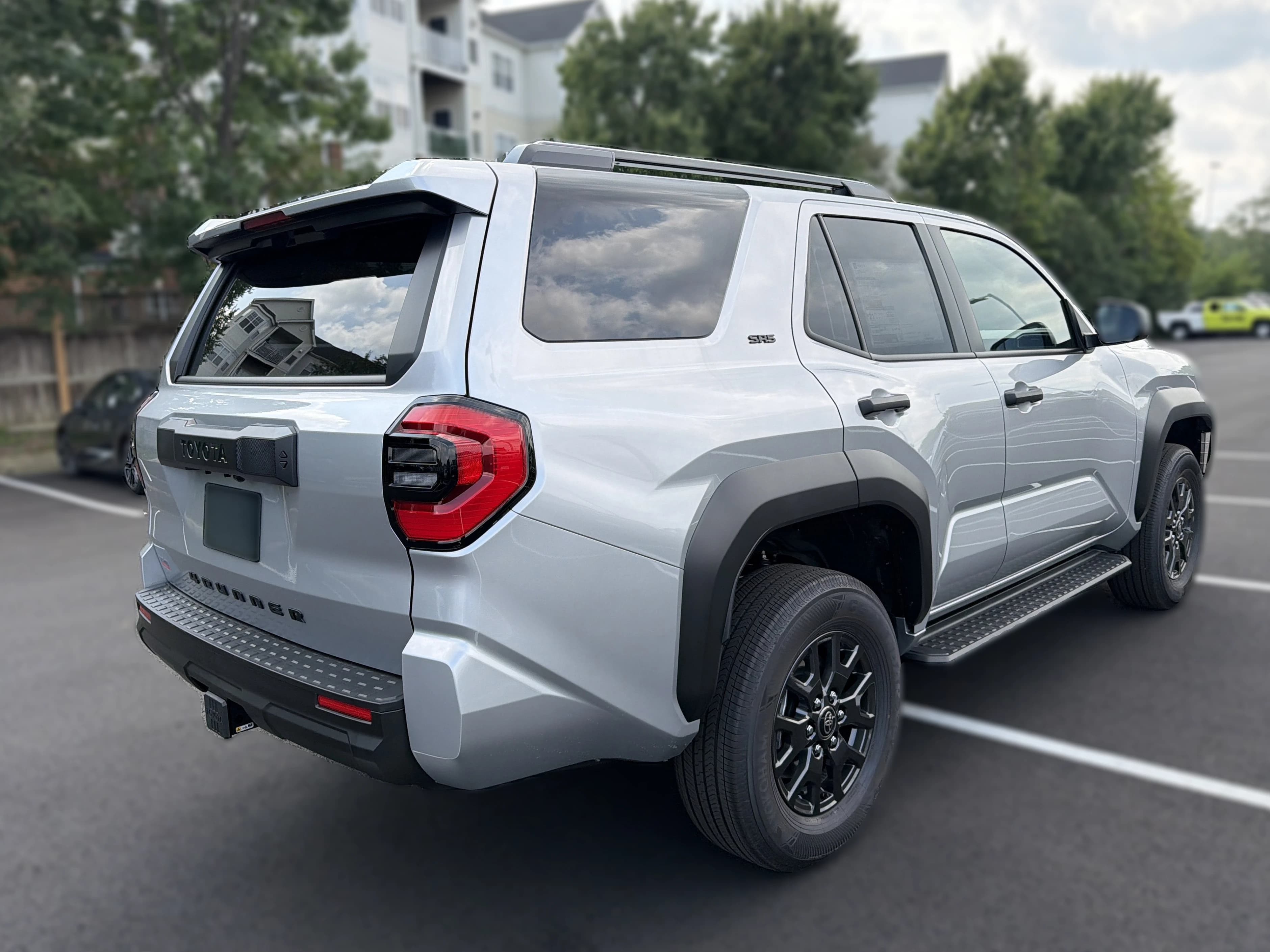 Toyota 4Runner SR5 4WD (Natl) 2026 — side view