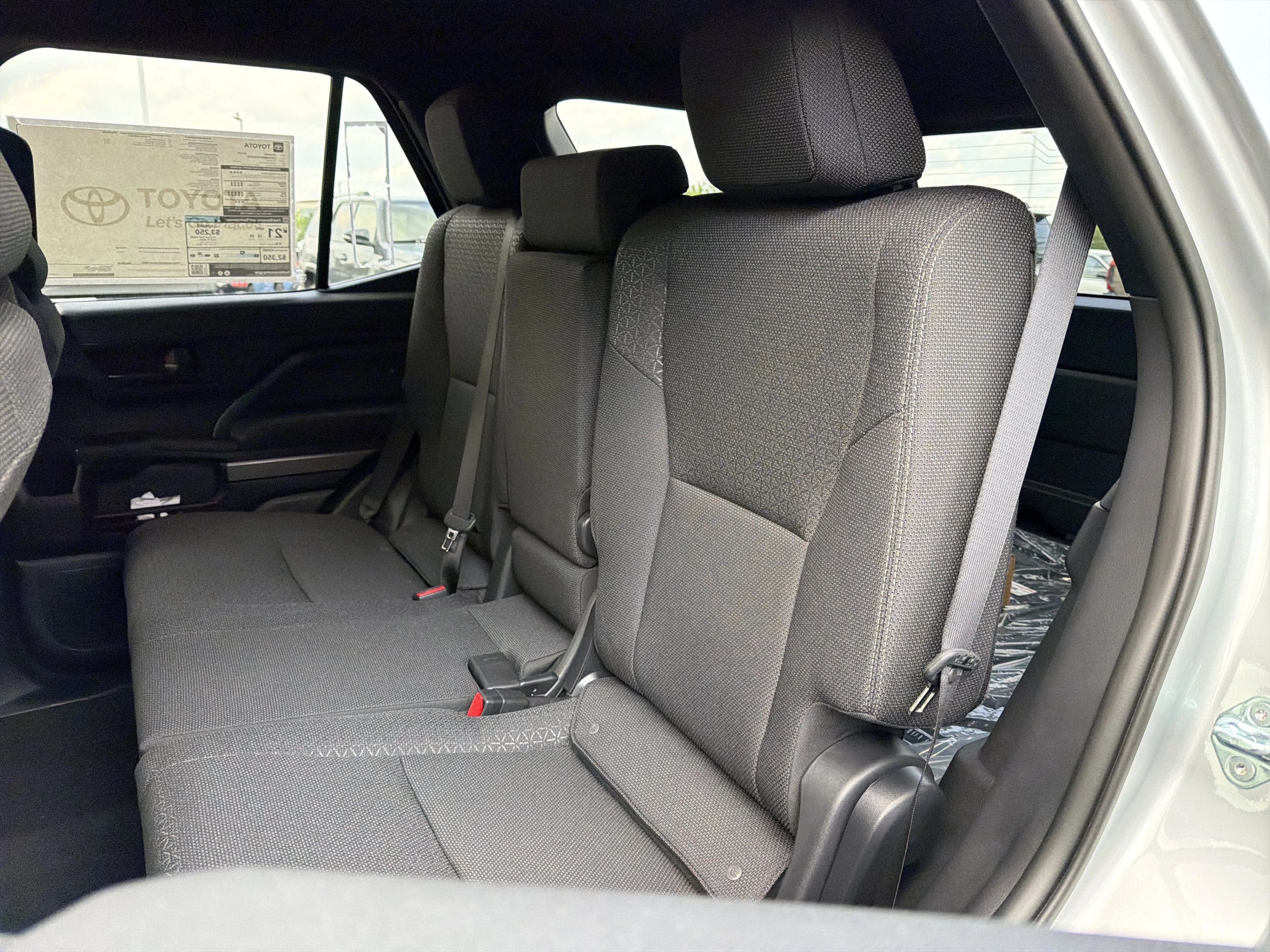 Toyota 4Runner SR5 4WD (Natl) 2026 — side view
