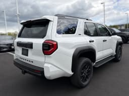Toyota 4Runner SR5 4WD (Natl) 2026 — side view