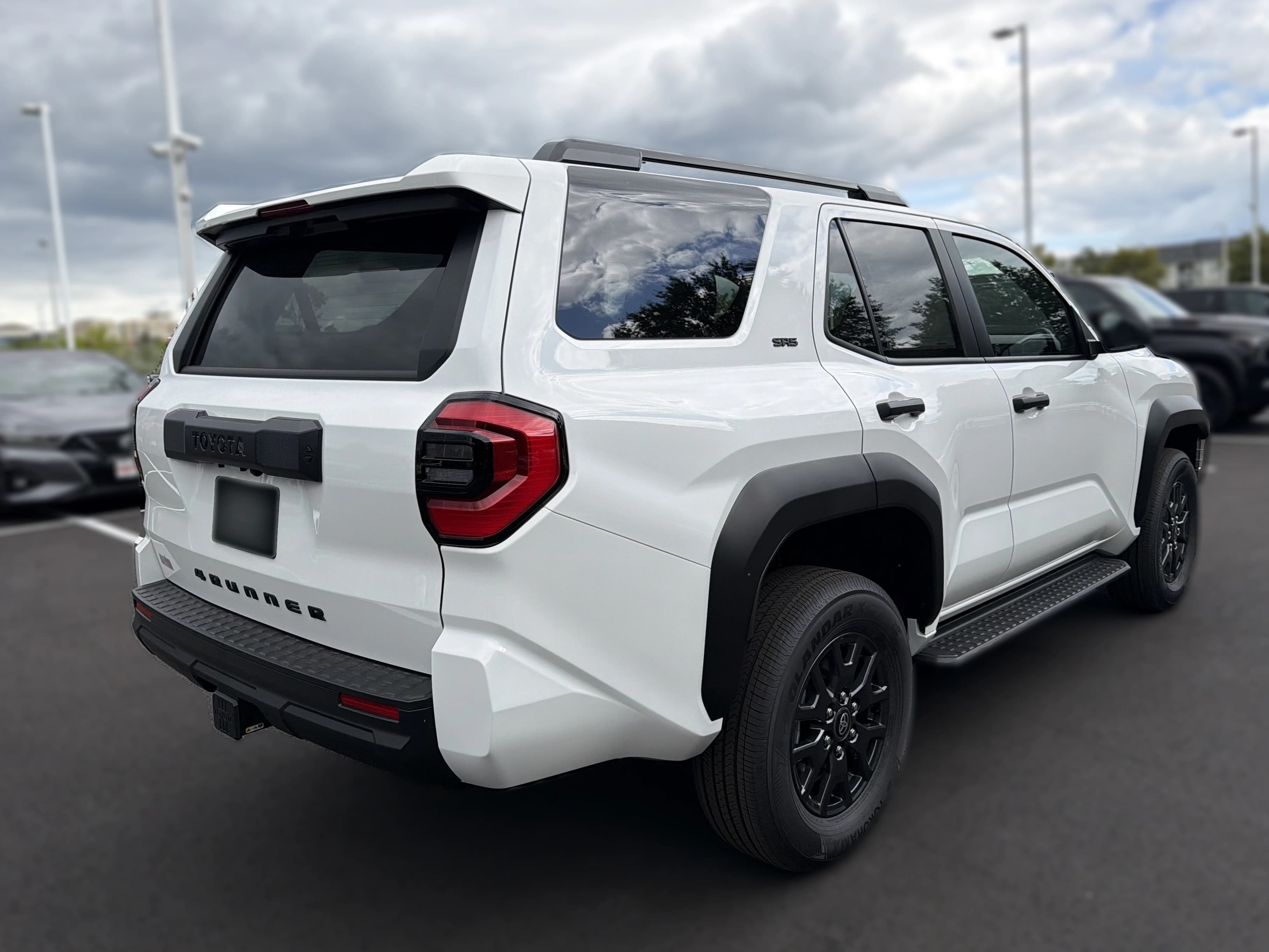 Toyota 4Runner SR5 4WD (Natl) 2026 — side view