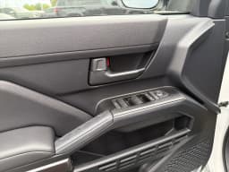 Toyota 4Runner SR5 4WD (Natl) 2026 — side view