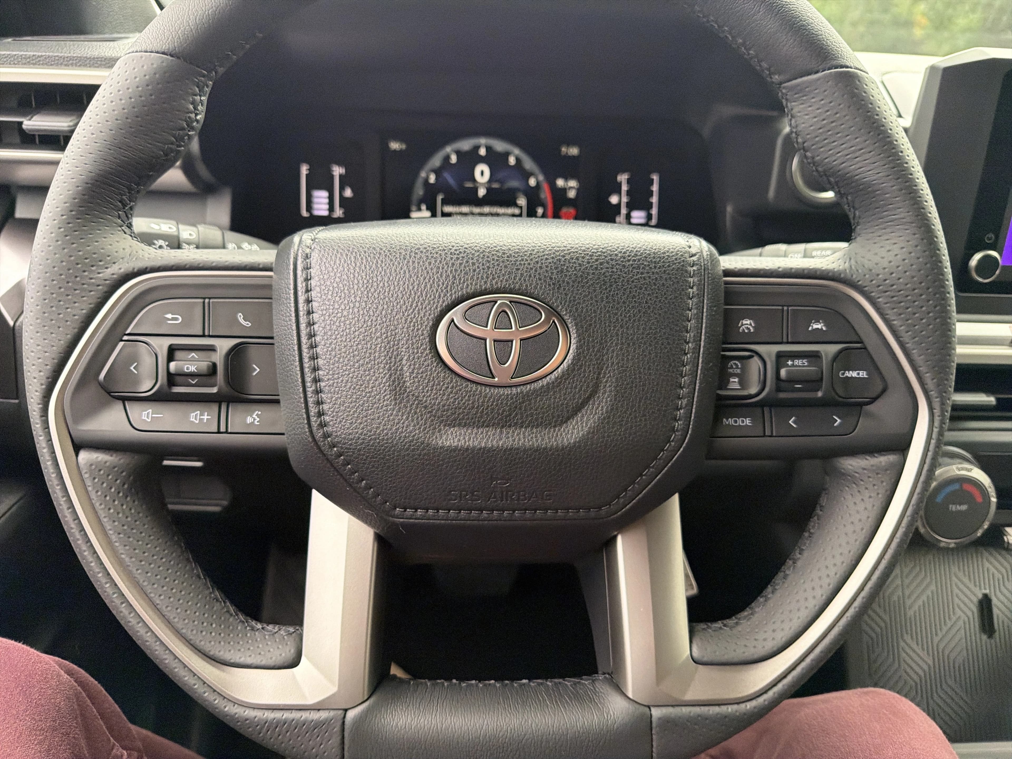 Toyota 4Runner SR5 4WD (Natl) 2026 — side view