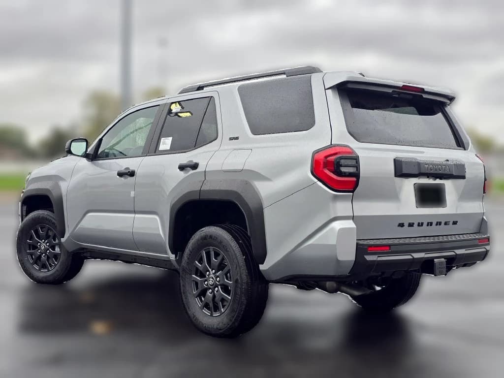 Toyota 4Runner SR5 4WD (Natl) 2026 — side view