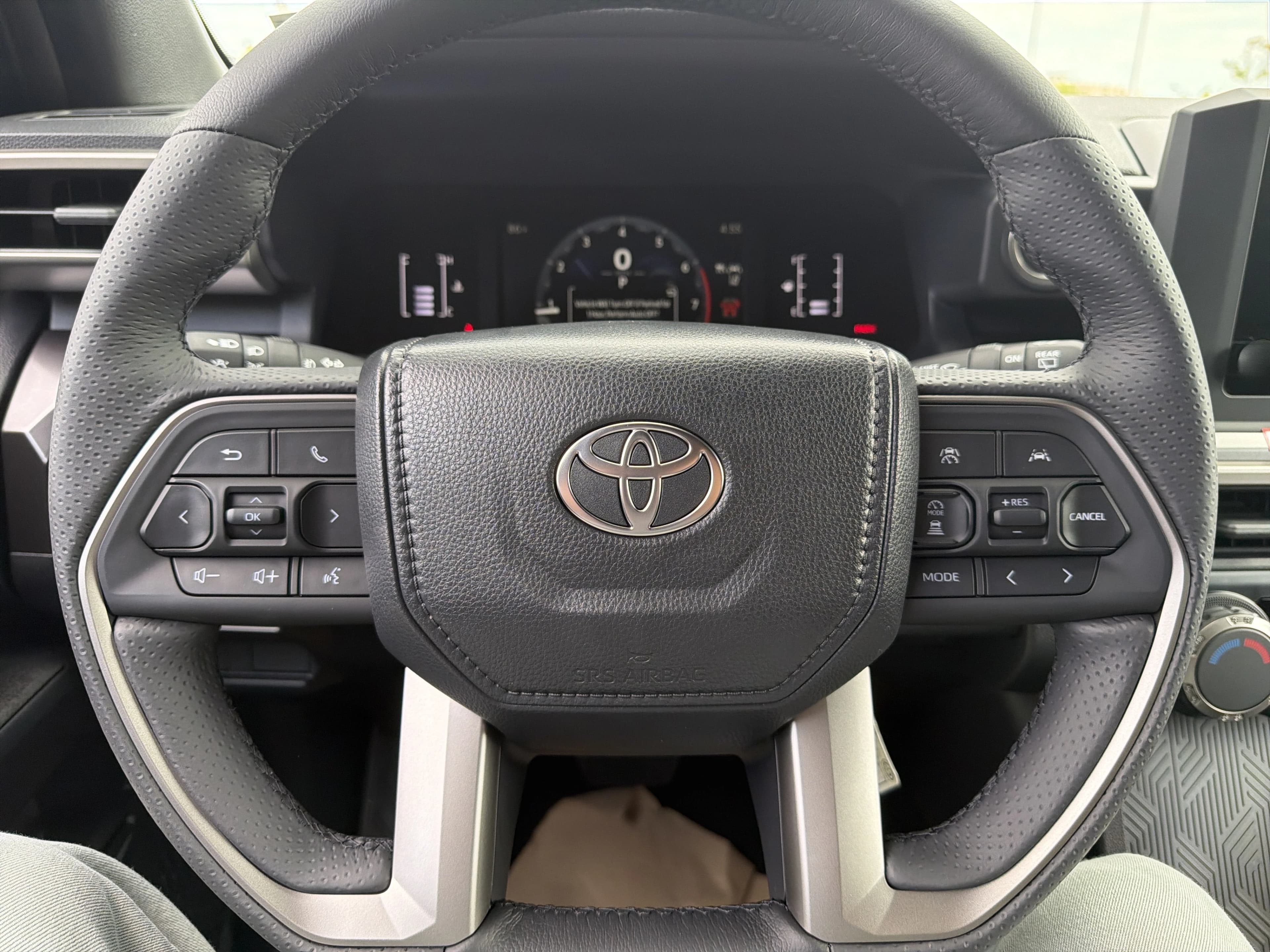 Toyota 4Runner SR5 4WD (Natl) 2026 — side view