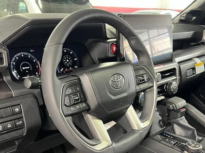 Toyota 4Runner TRD Off Road Premium 4WD (Natl) 2026 — side view