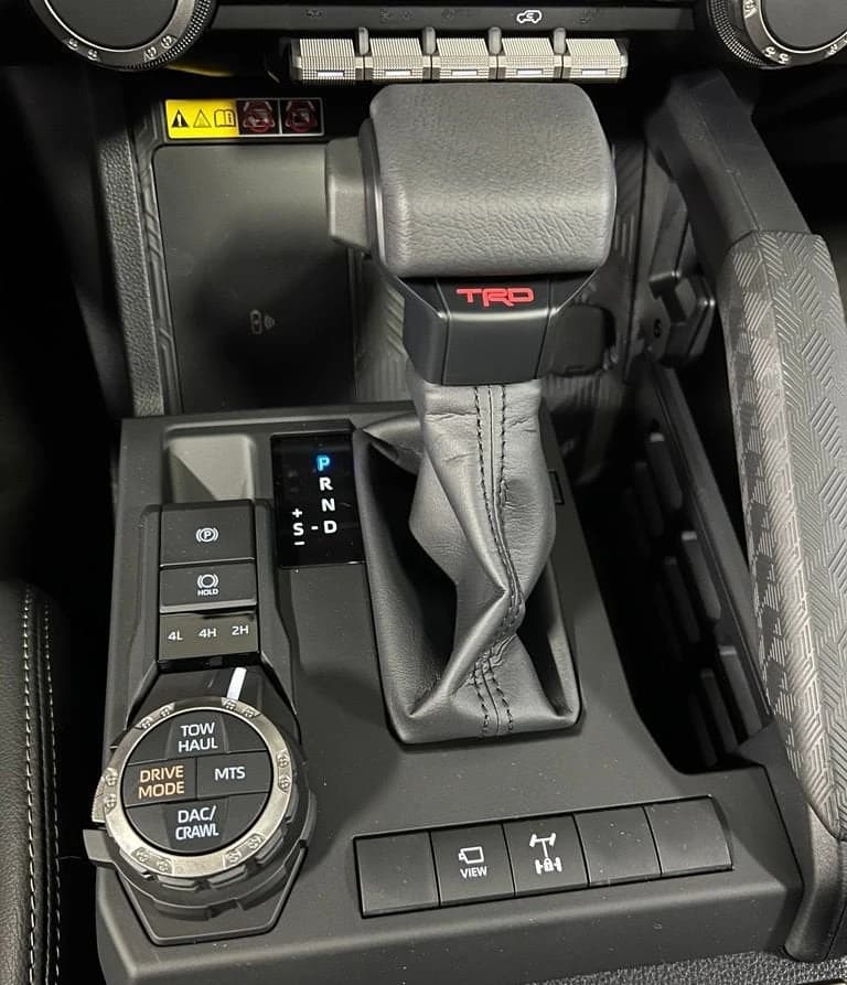 Toyota 4Runner TRD Off Road Premium 4WD (Natl) 2026 — side view