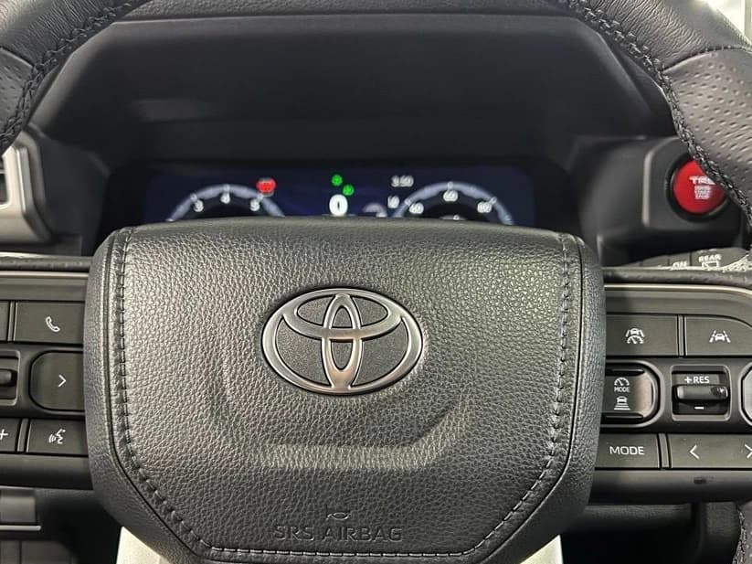 Toyota 4Runner TRD Off Road Premium 4WD (Natl) 2026 — side view