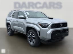 Toyota 4Runner SR5 4WD (Natl) 2026 — side view