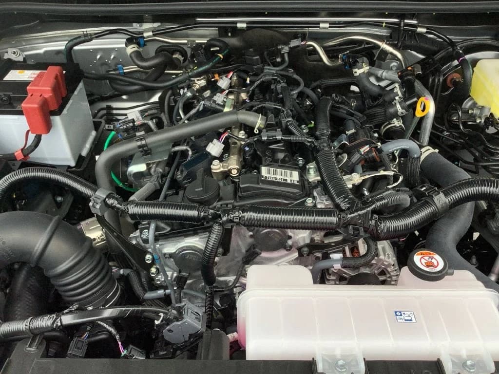 Toyota 4Runner SR5 4WD (Natl) 2026 — side view