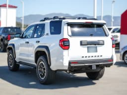Toyota 4Runner TRD Off Road Premium 4WD (Natl) 2026 — side view