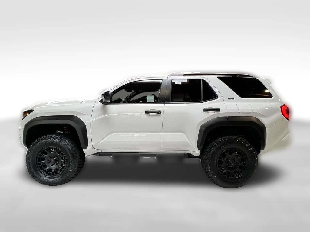 Toyota 4Runner SR5 4WD (Natl) 2026 — side view