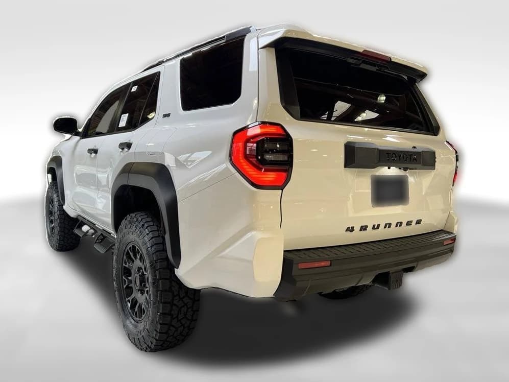 Toyota 4Runner SR5 4WD (Natl) 2026 — side view