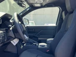 Toyota 4Runner SR5 4WD (Natl) 2026 — side view