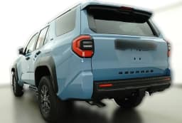 Toyota 4Runner SR5 4WD (Natl) 2026 — side view